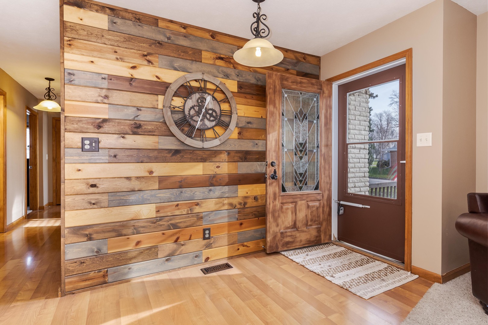 205 N Crestview Drive