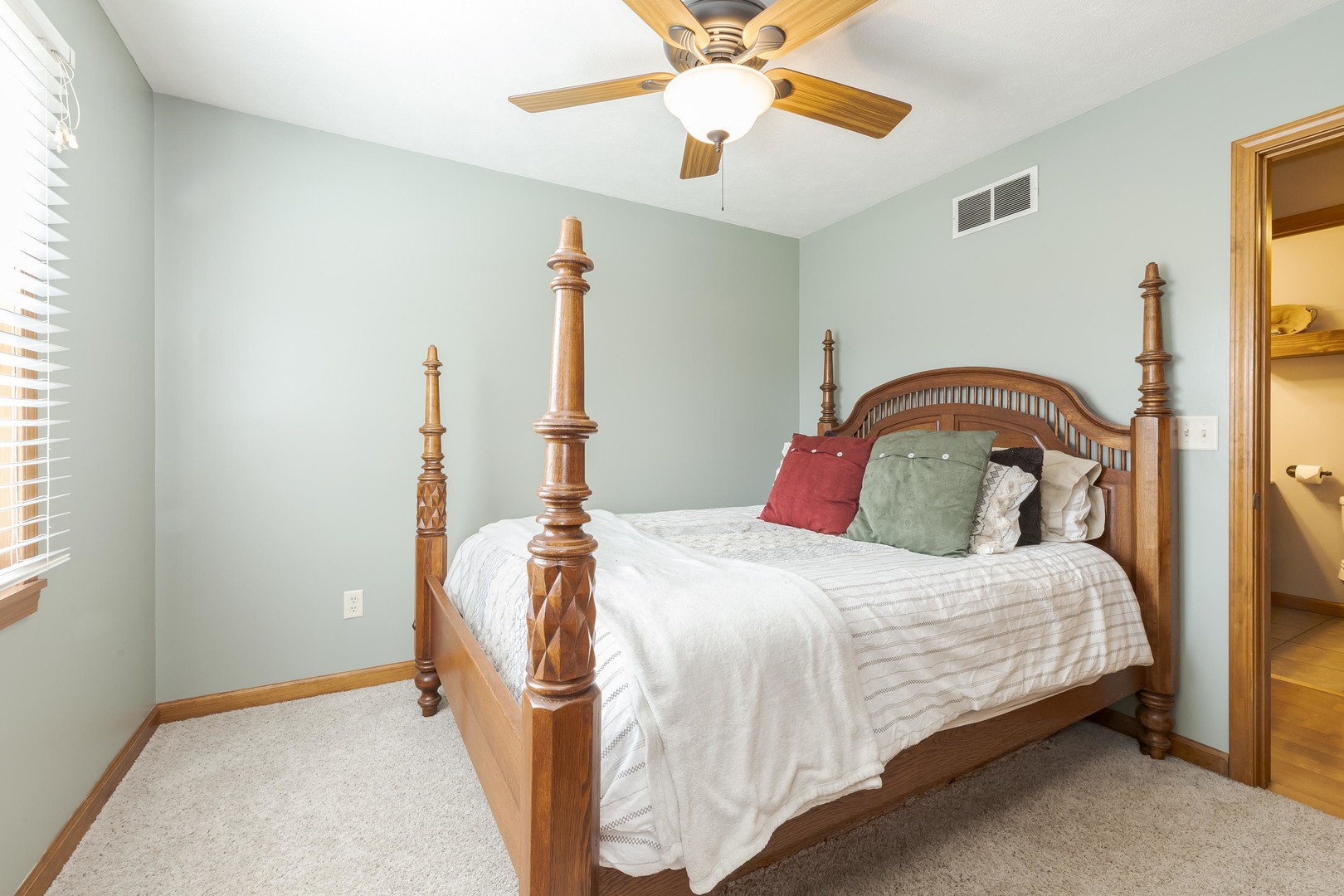 205 N Crestview Drive