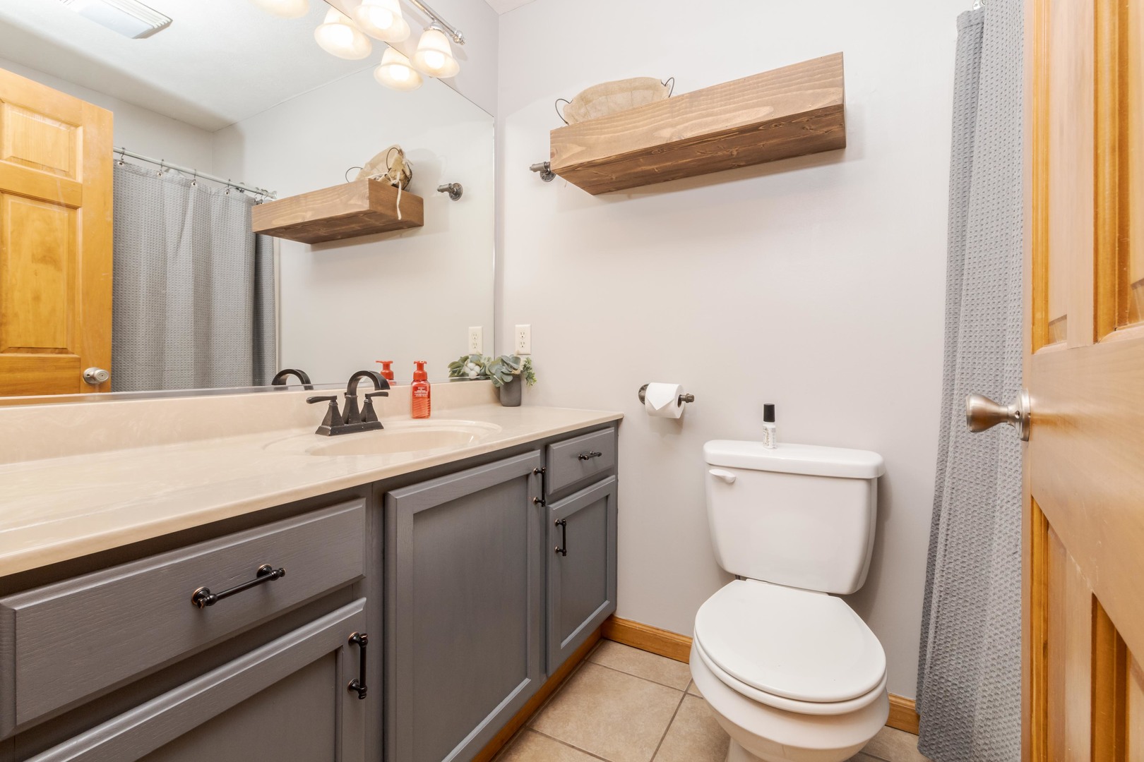 205 N Crestview Drive