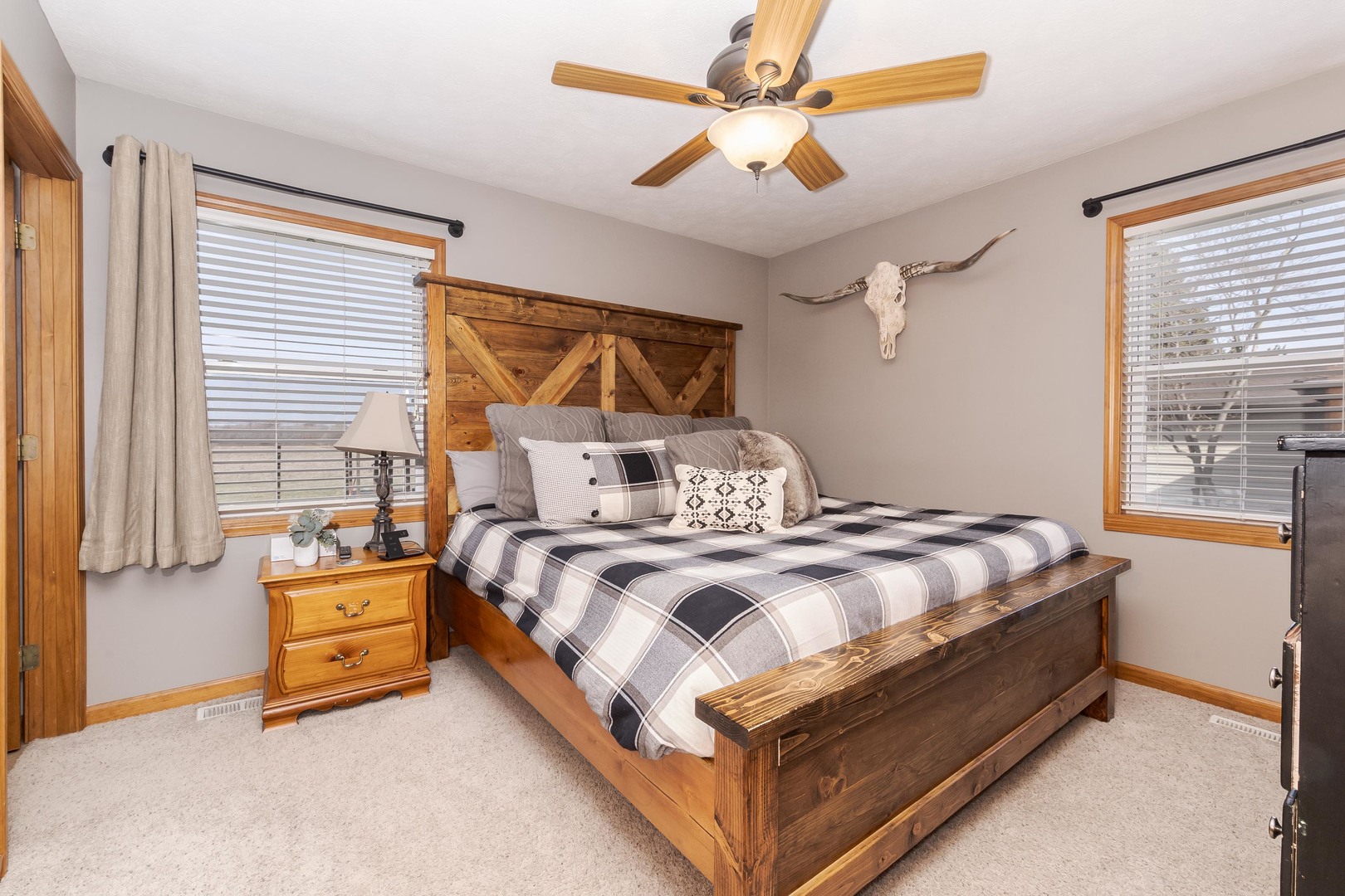 205 N Crestview Drive