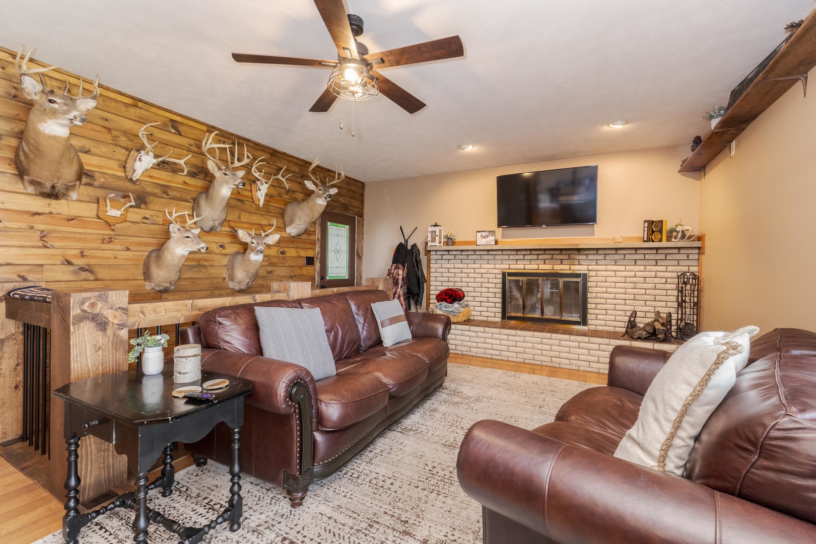 205 N Crestview Drive