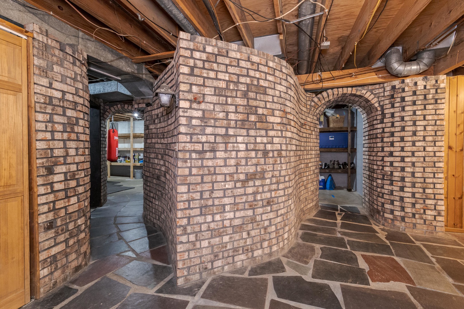 205 N Crestview Drive