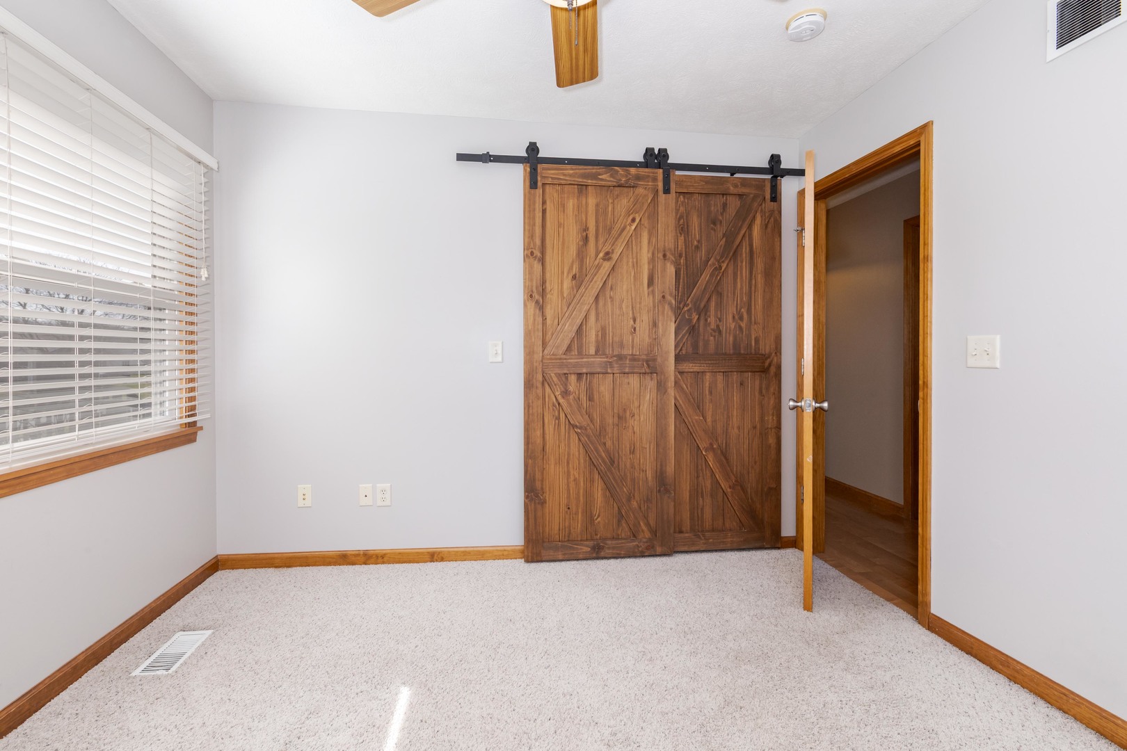 205 N Crestview Drive