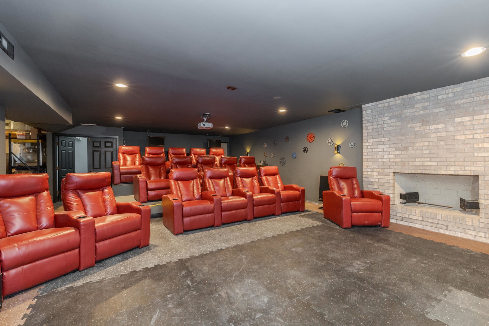 1810 Cardinal Court