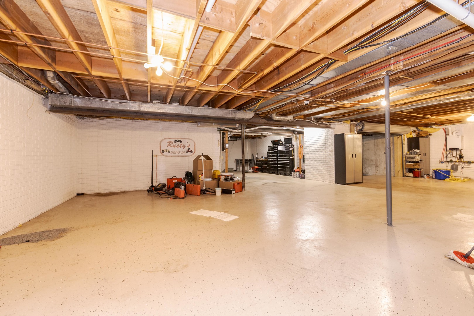 1810 Cardinal Court