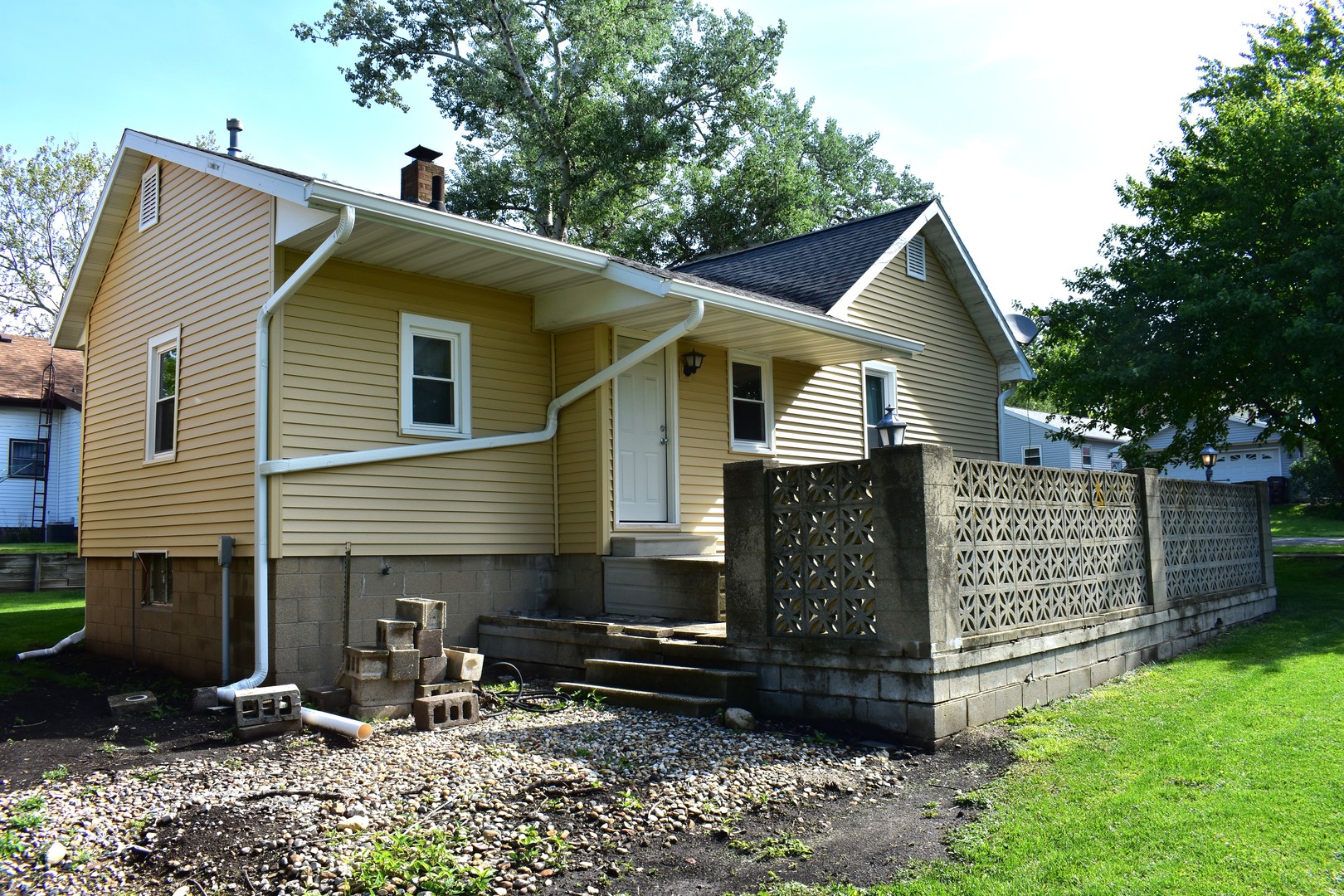 406 N Birch Street