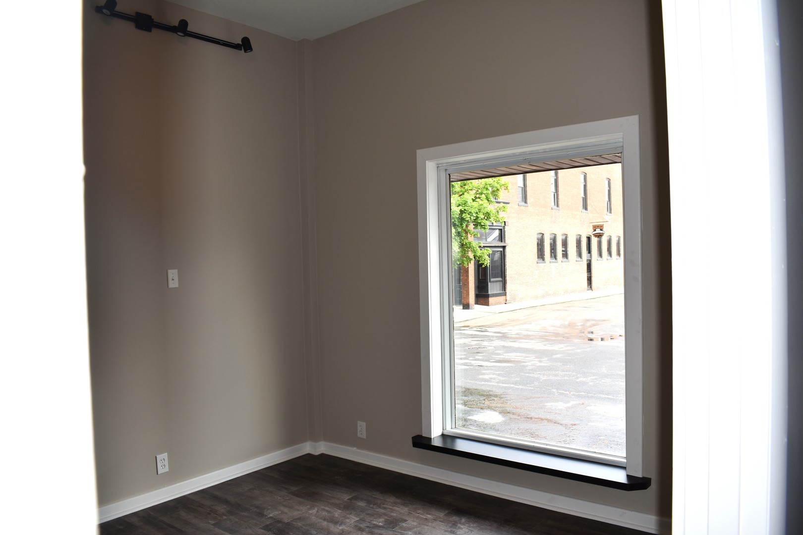 127 W 5th Street