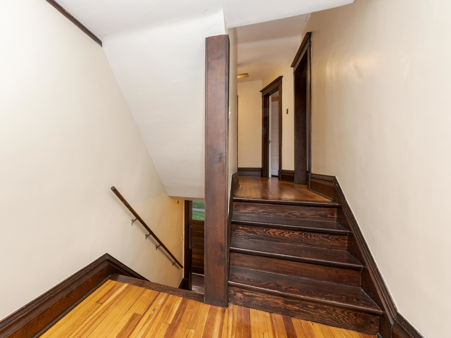 407 W Grove Street