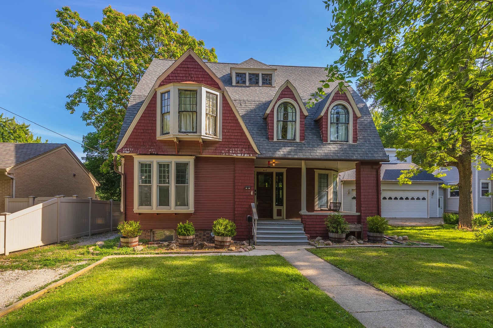 407 W Grove Street