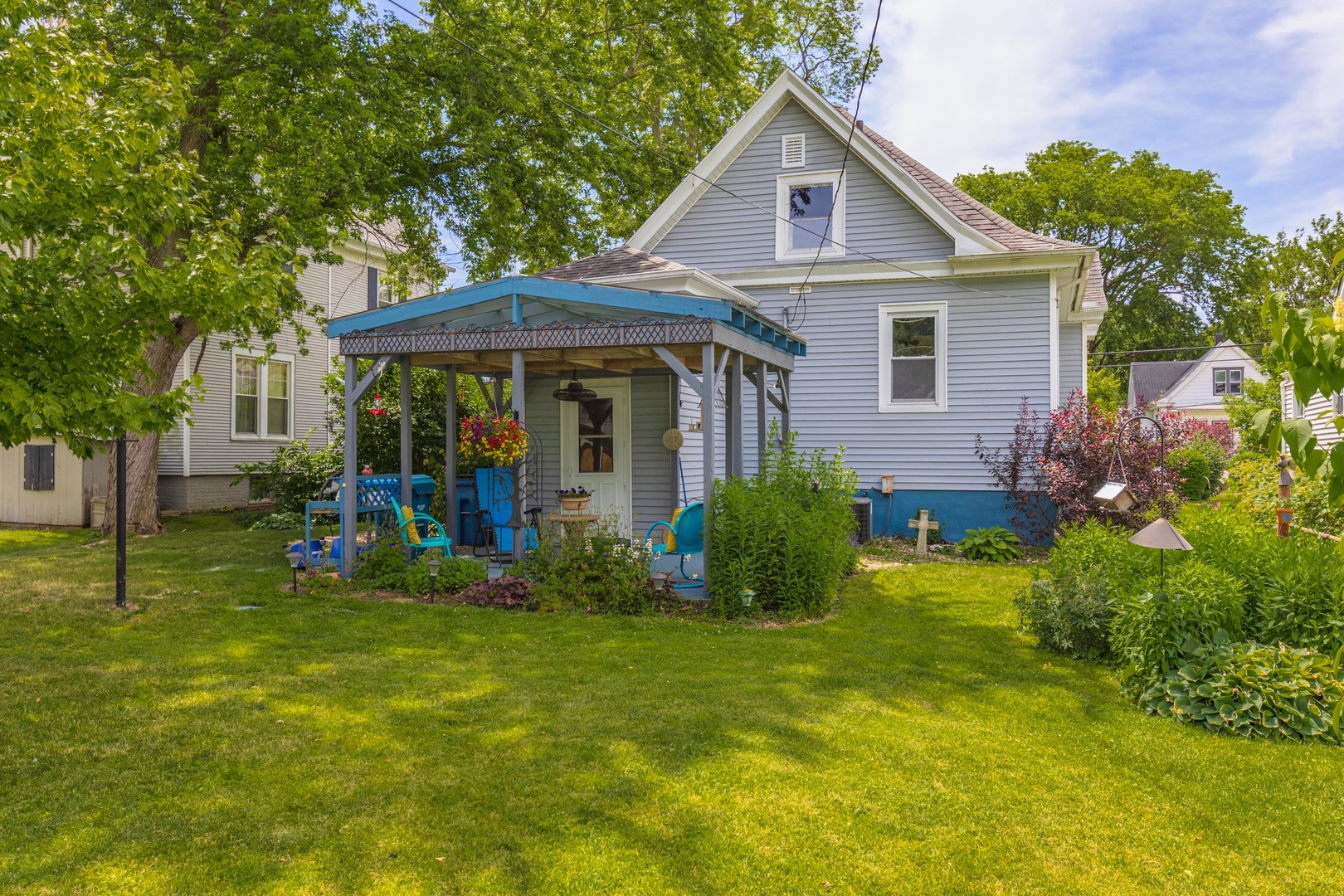 729 W Henry Street