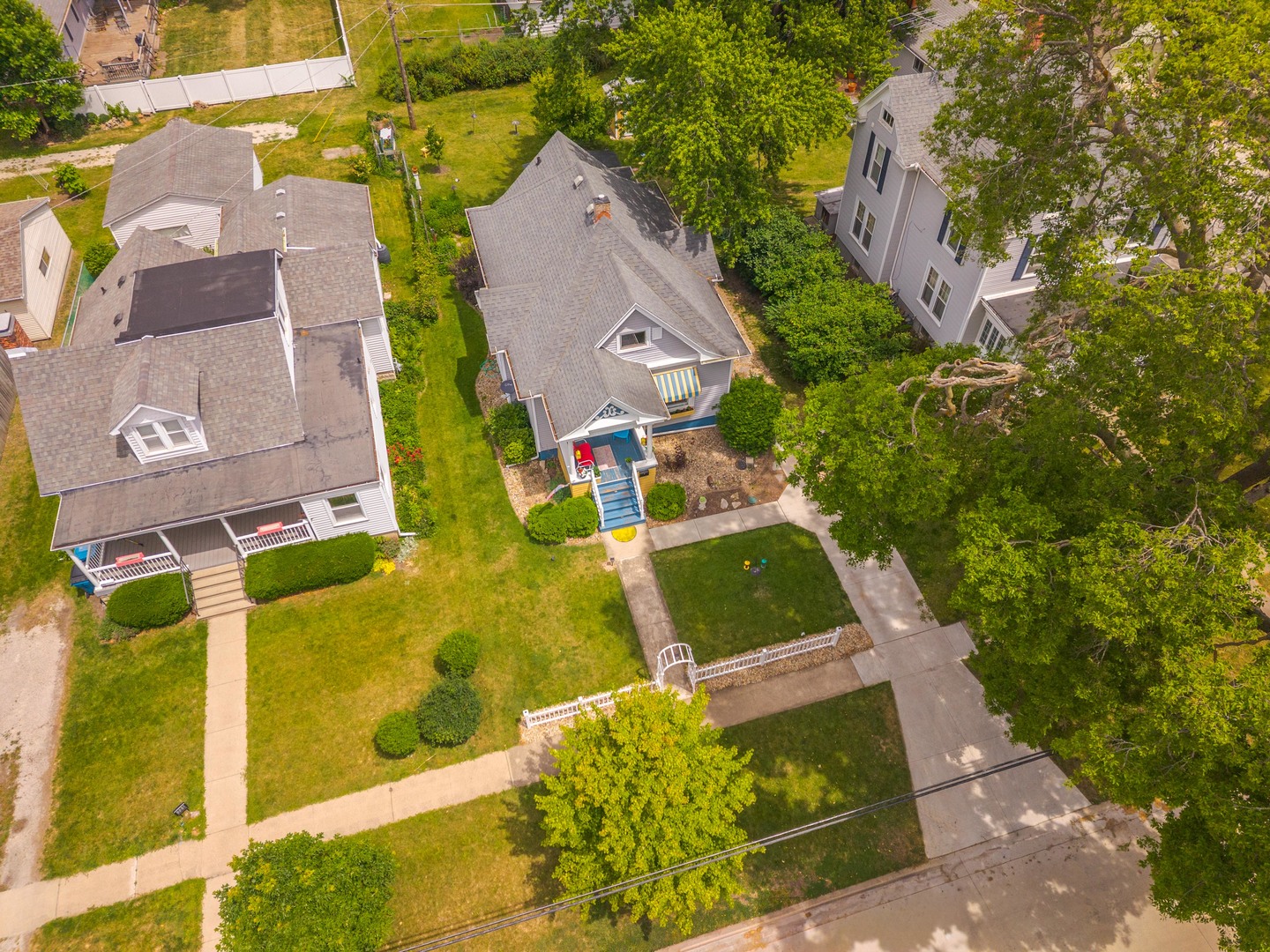 729 W Henry Street