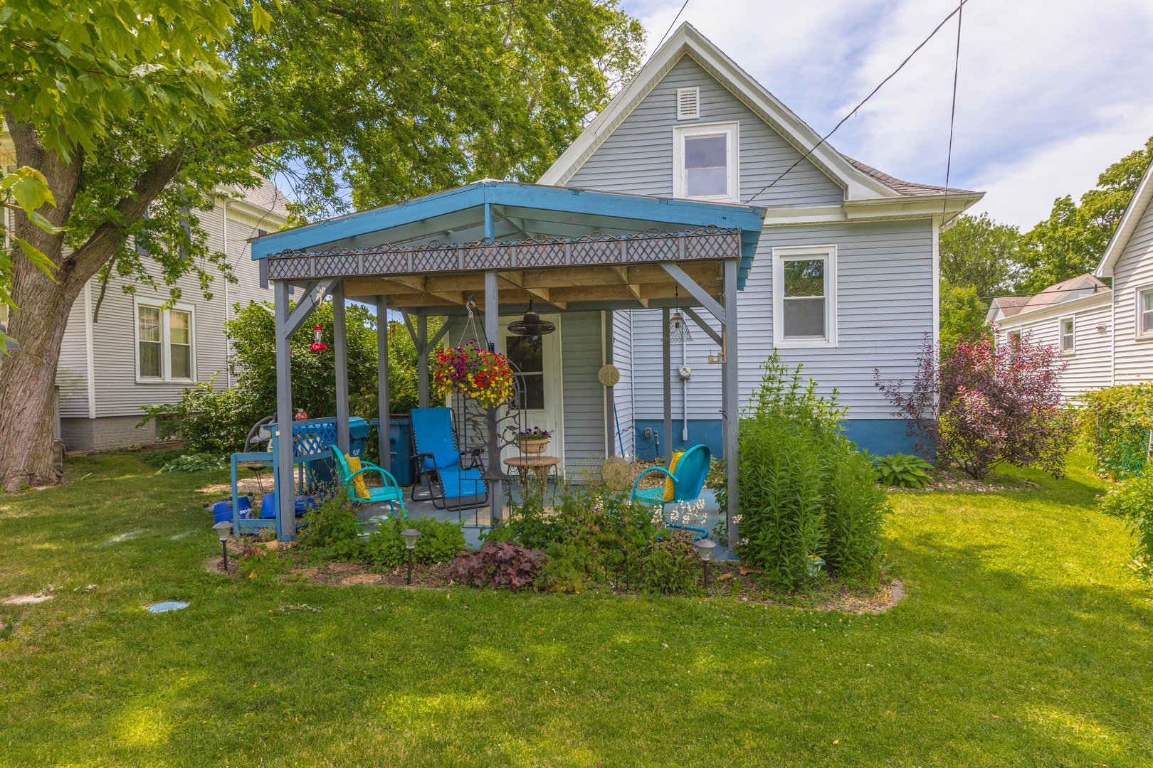 729 W Henry Street