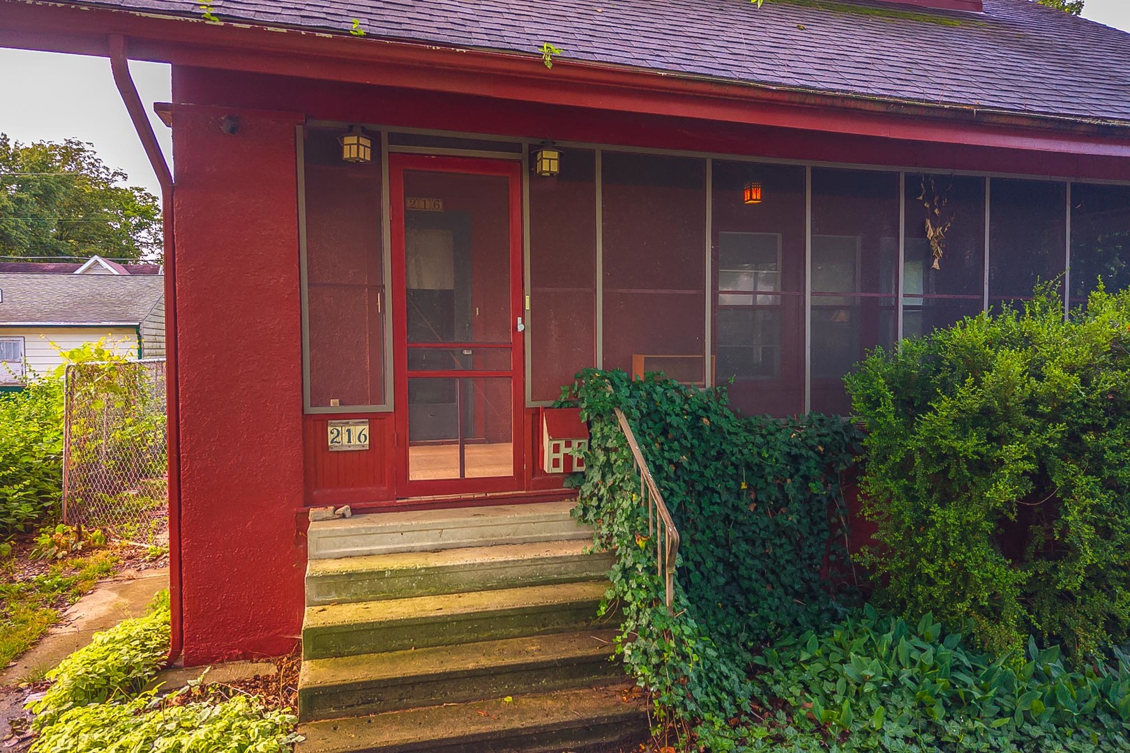 216 E Elmwood Street
