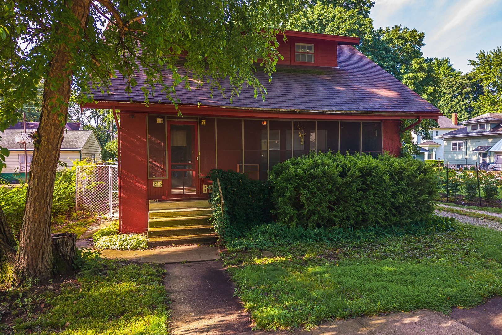 216 E Elmwood Street