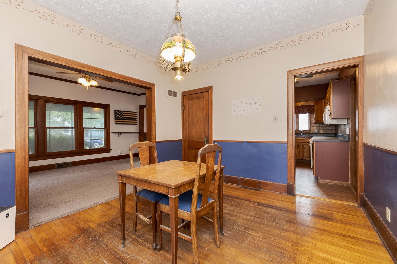 216 E Elmwood Street