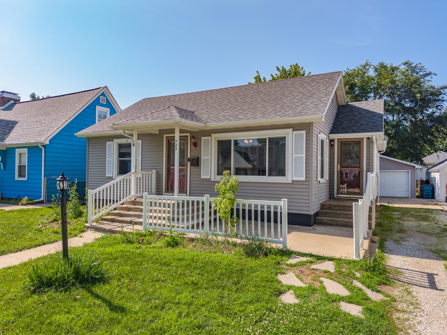 722 W Moulton Street