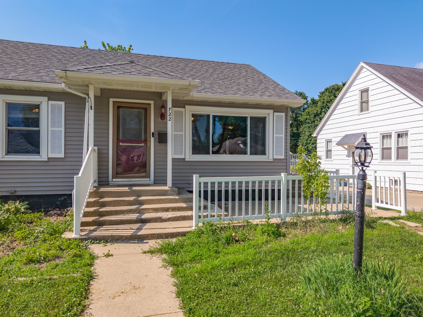 722 W Moulton Street