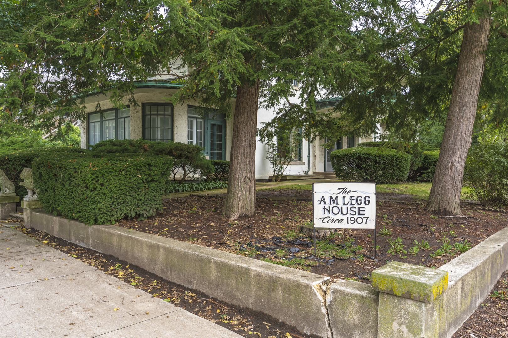 100 N Walnut Street