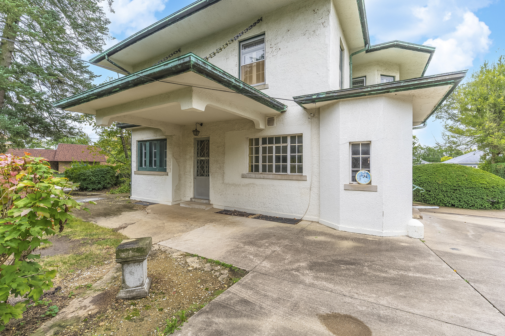 100 N Walnut Street