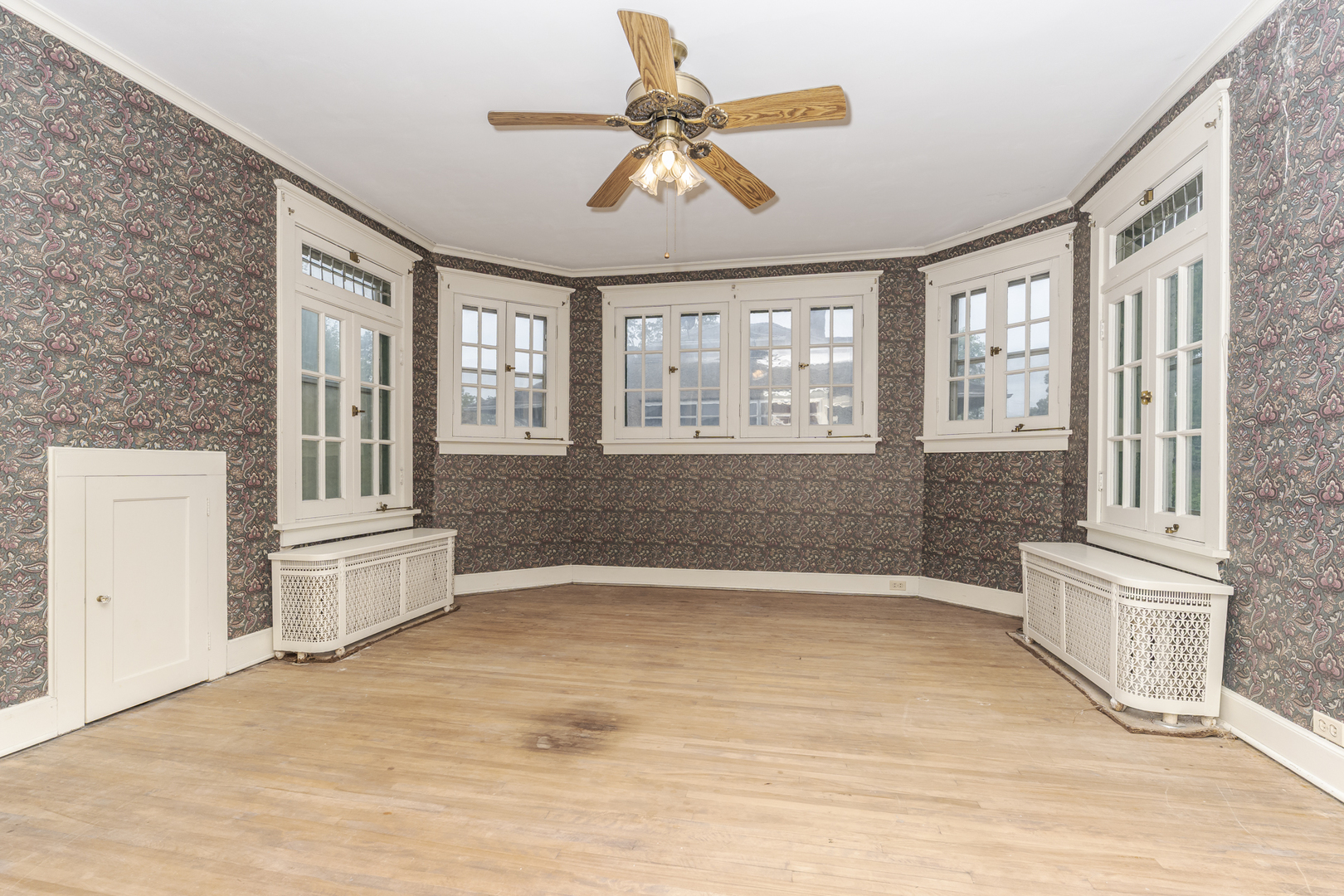 100 N Walnut Street
