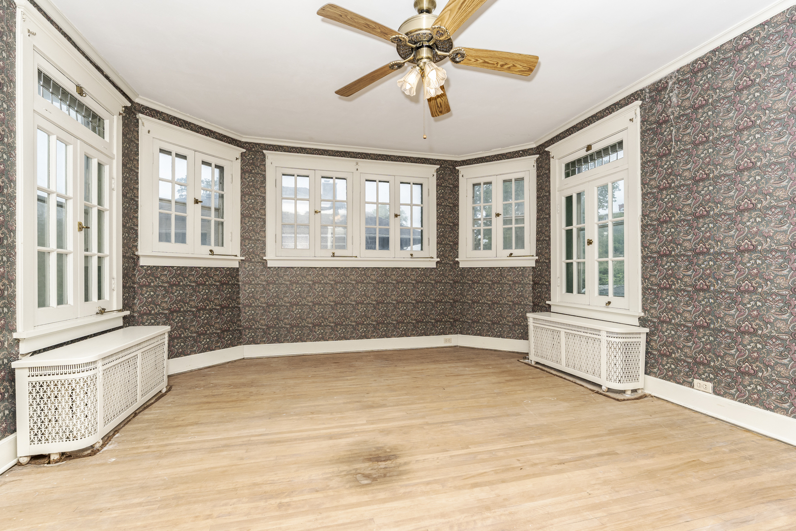 100 N Walnut Street