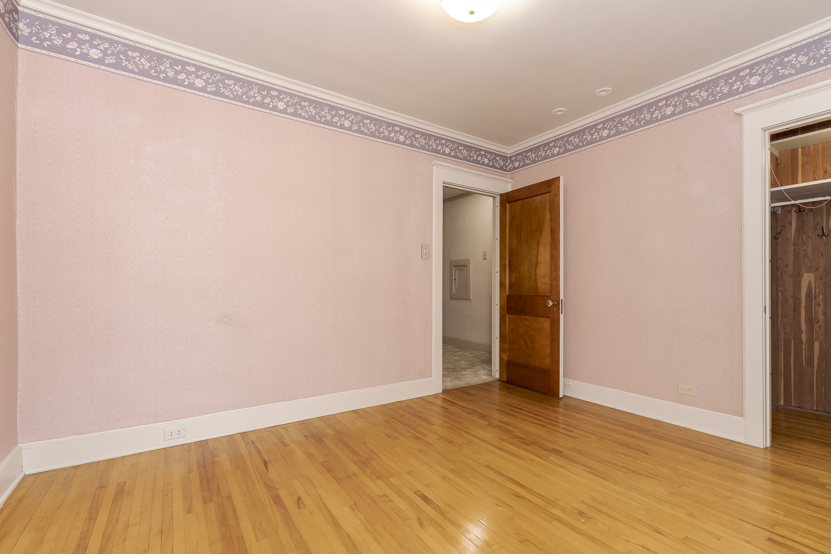 100 N Walnut Street