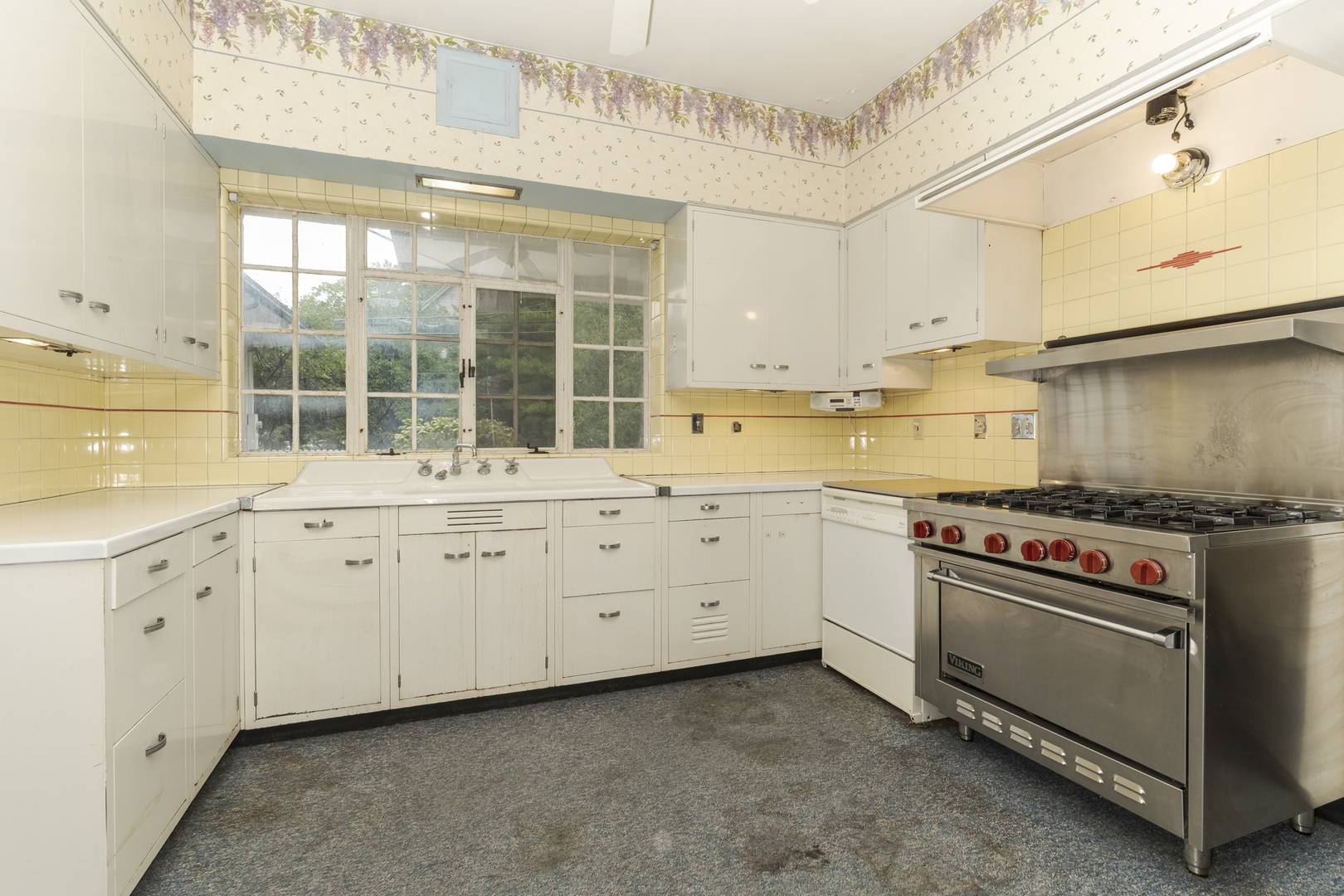 100 N Walnut Street