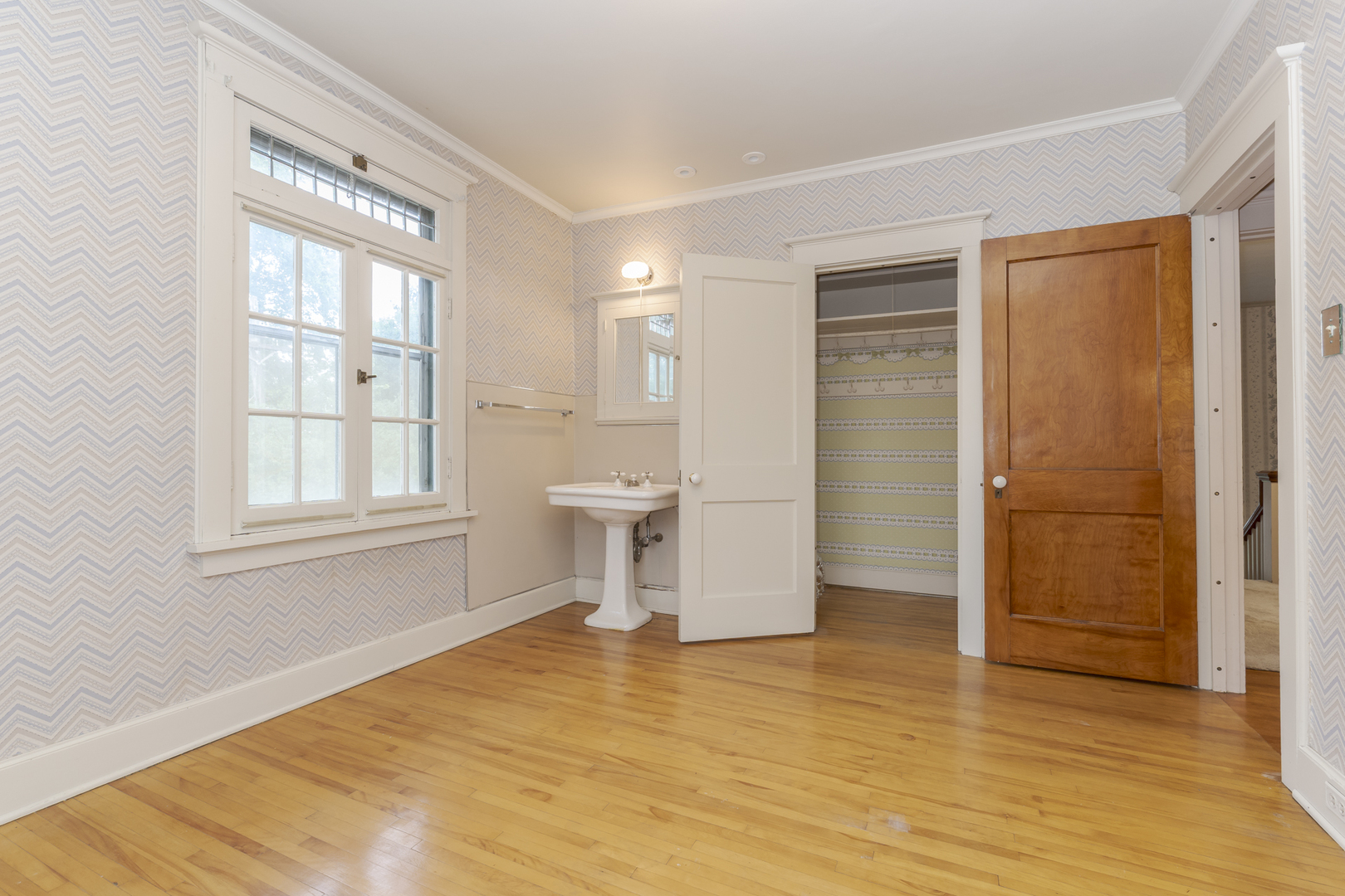 100 N Walnut Street
