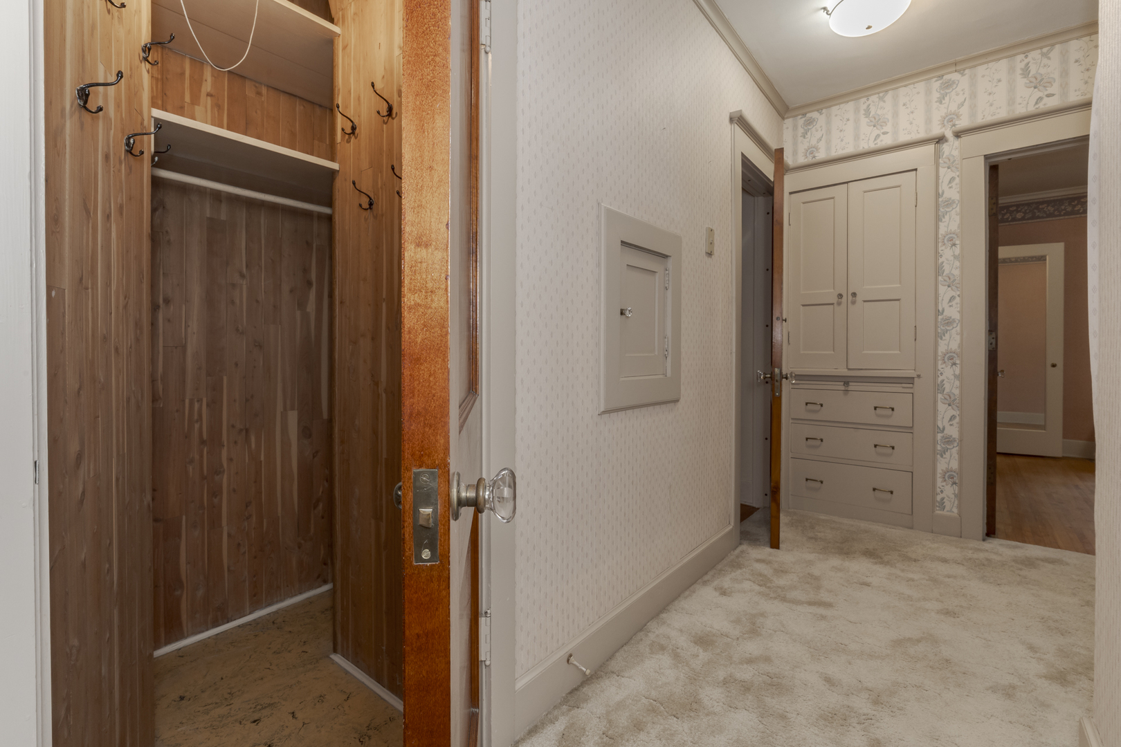 100 N Walnut Street