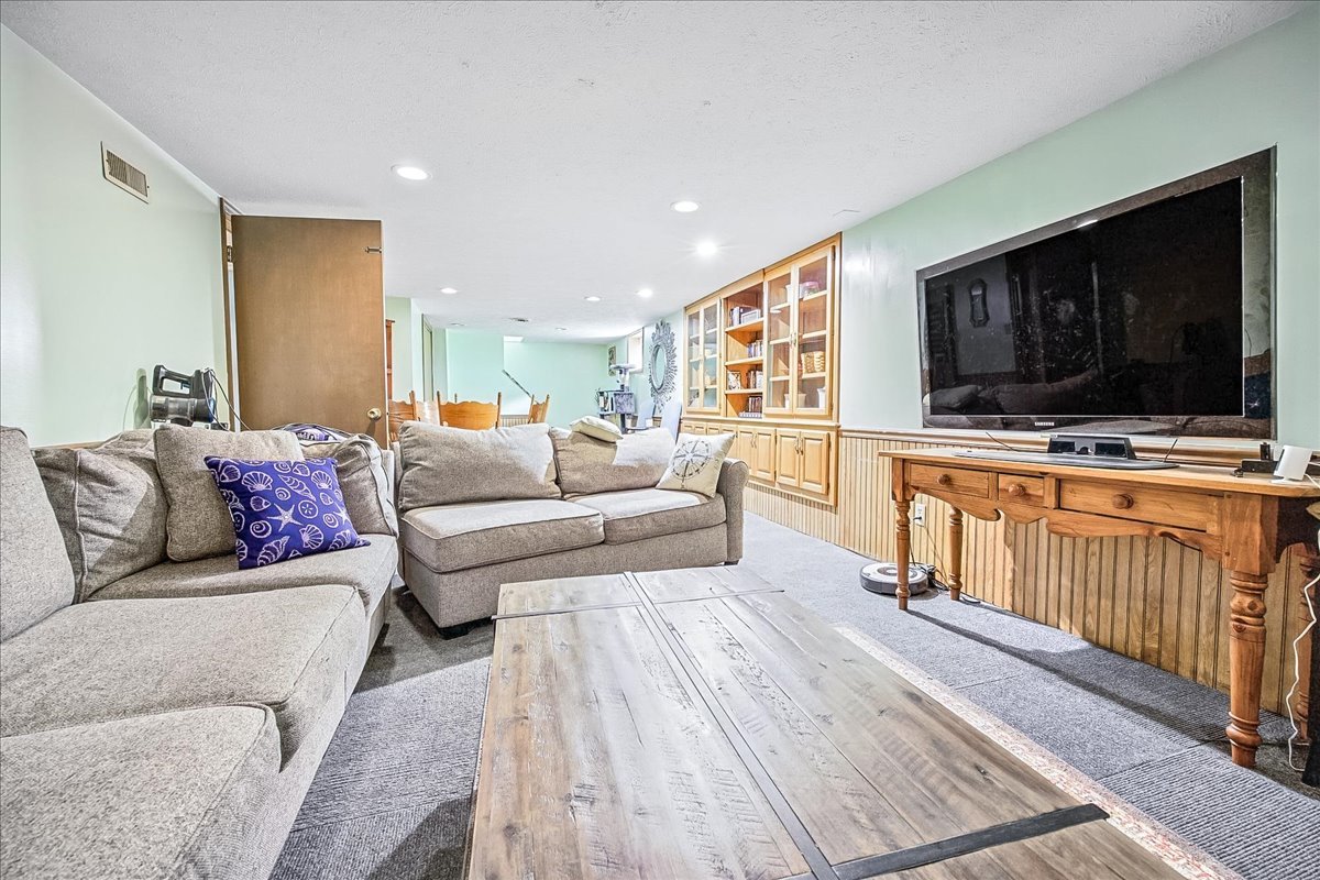 217 W Moulton Street