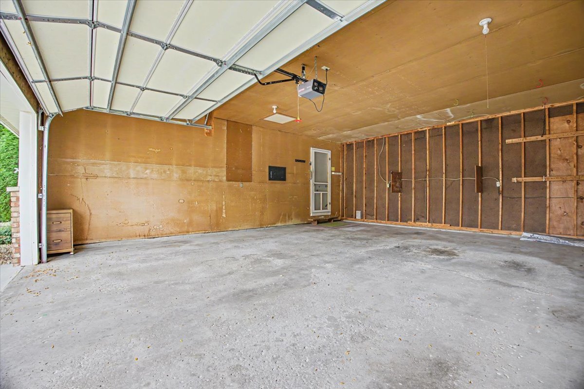 804 N Illini Avenue