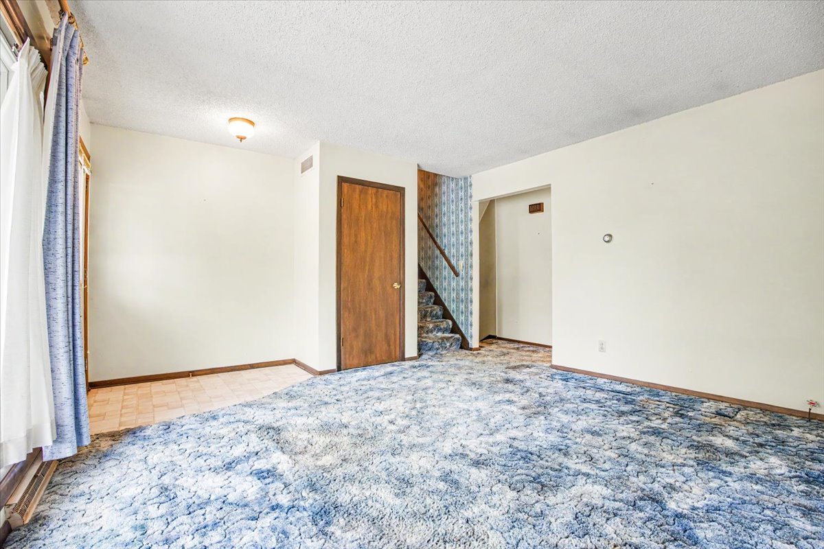 804 N Illini Avenue