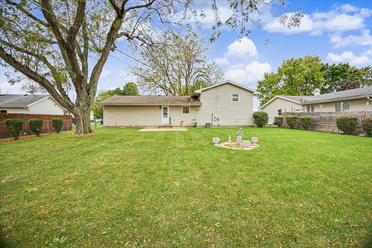804 N Illini Avenue