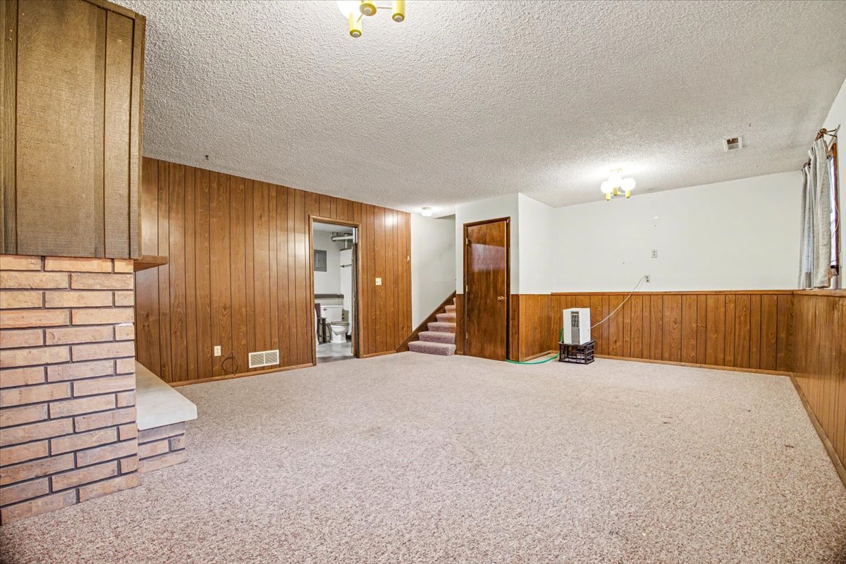 804 N Illini Avenue