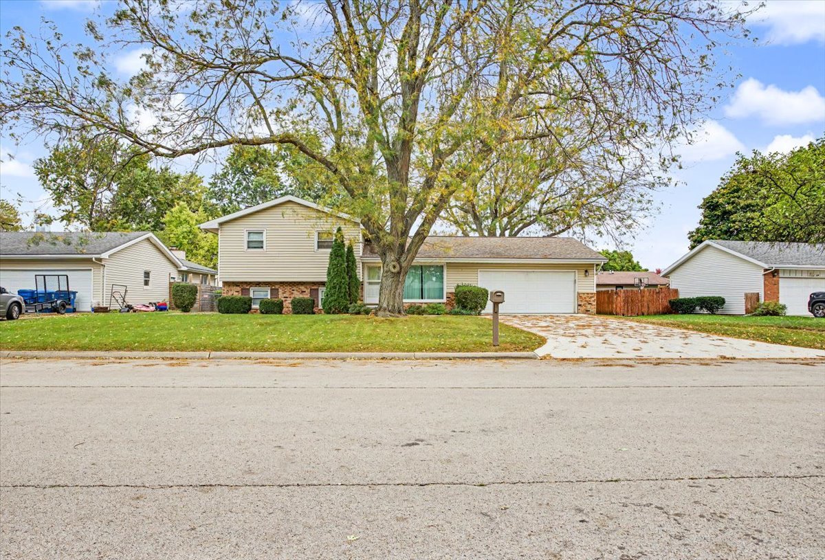 804 N Illini Avenue