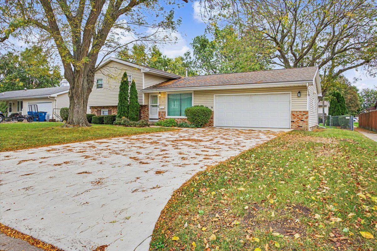 804 N Illini Avenue