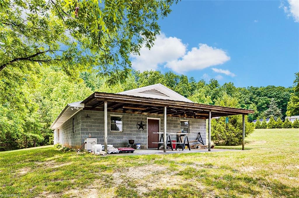 1597 Wicker Lovell Road