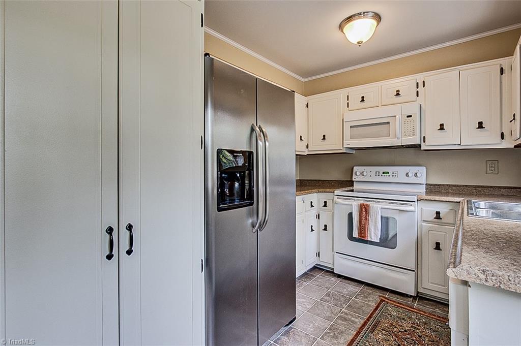 2305 Fernwood Drive