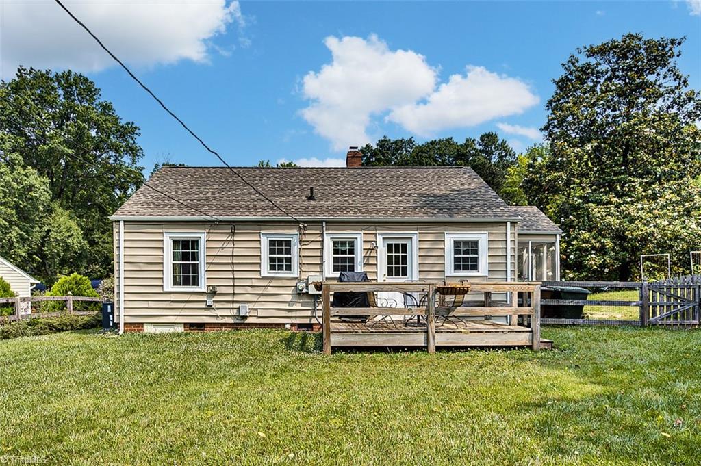 2305 Fernwood Drive