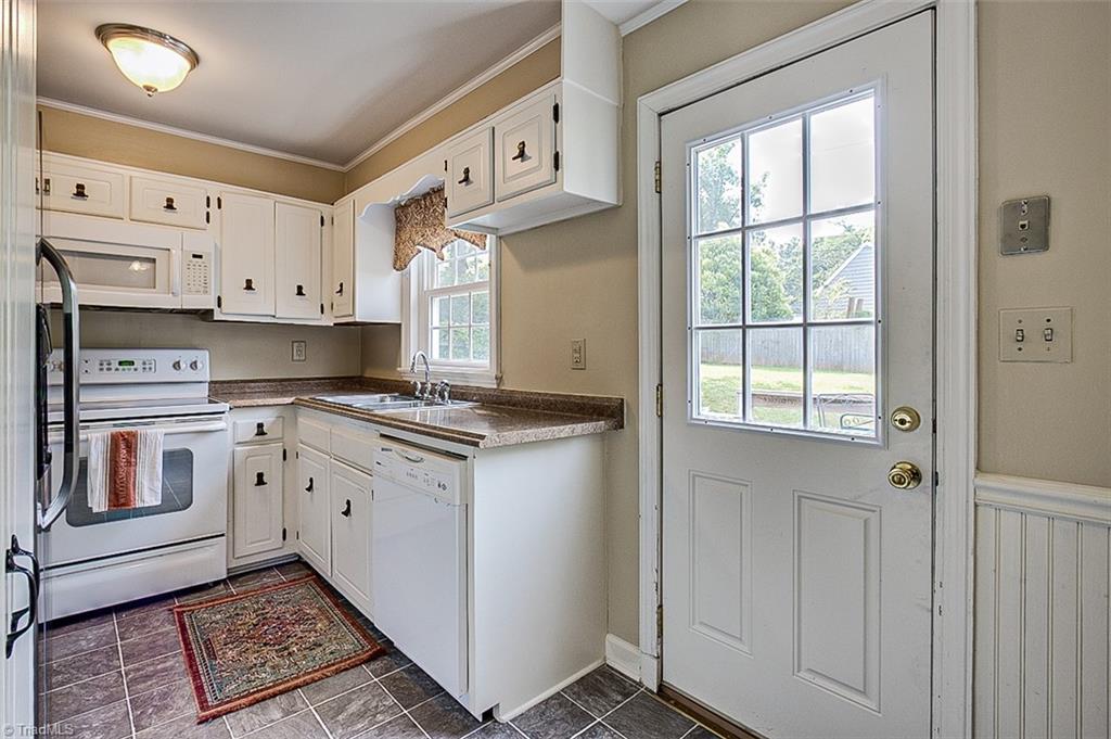 2305 Fernwood Drive