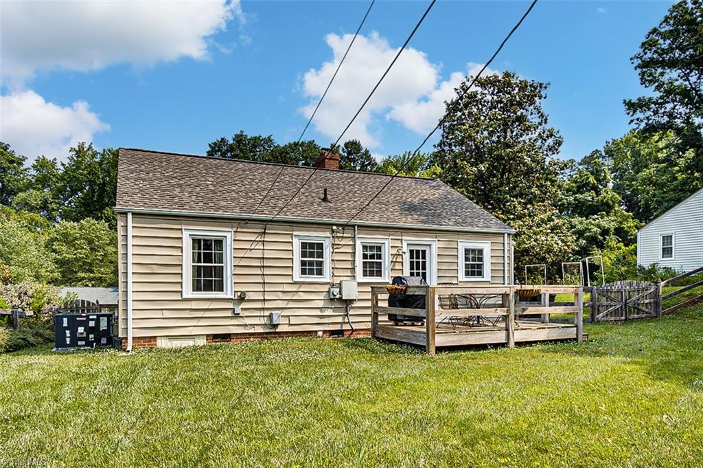 2305 Fernwood Drive