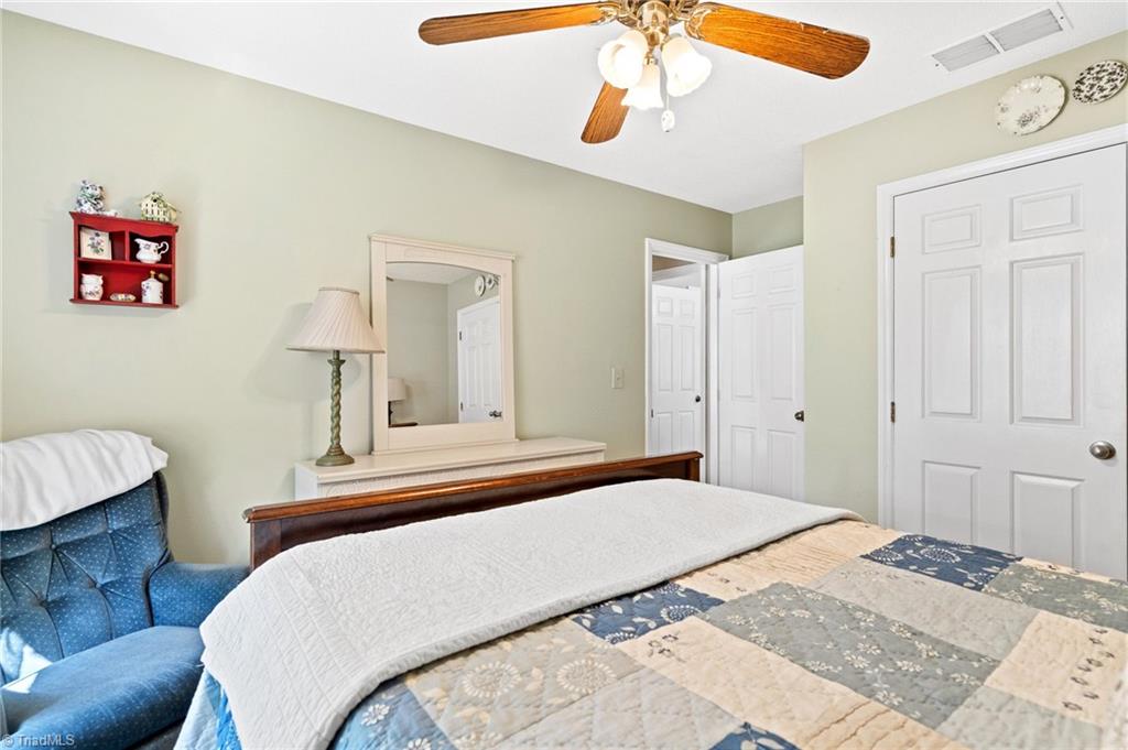 1004 Applegate Court