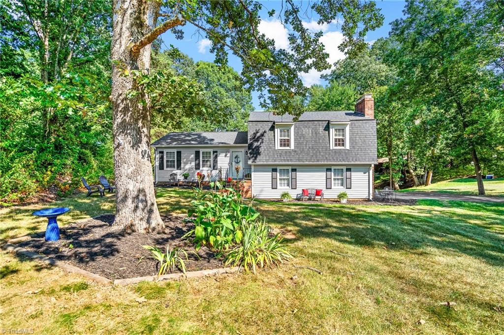 1004 Applegate Court