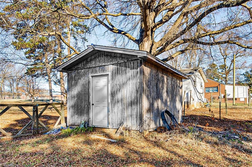 4516 Branson Davis Road
