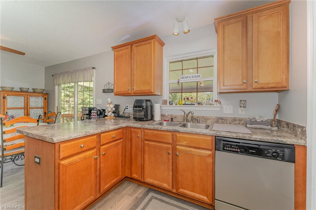 2318 Sharpe Road