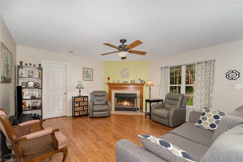 2318 Sharpe Road