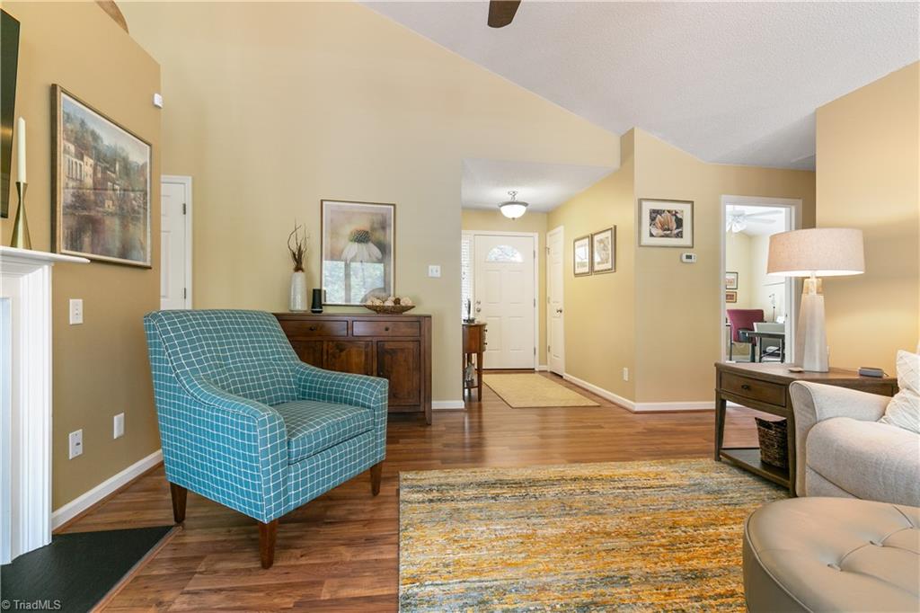 1 Brookglen Drive
