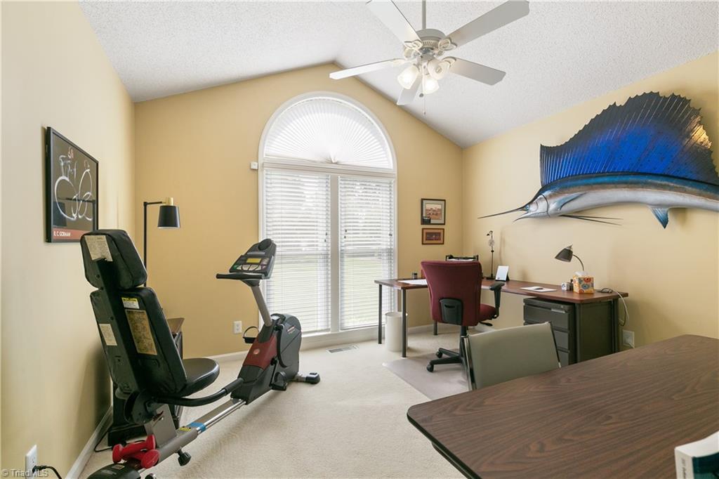 1 Brookglen Drive