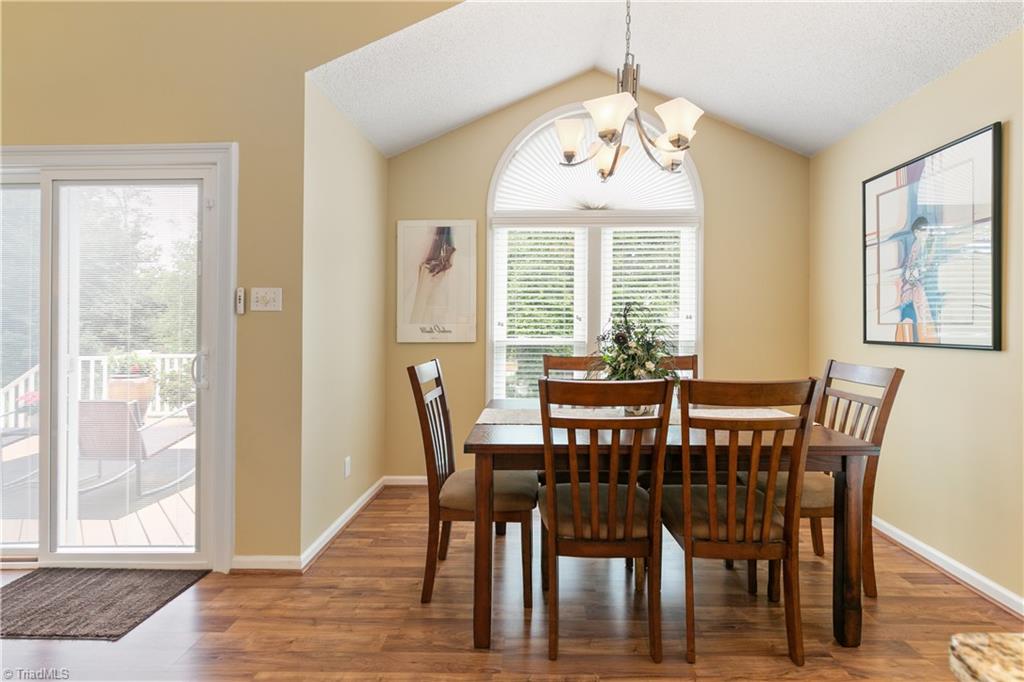1 Brookglen Drive