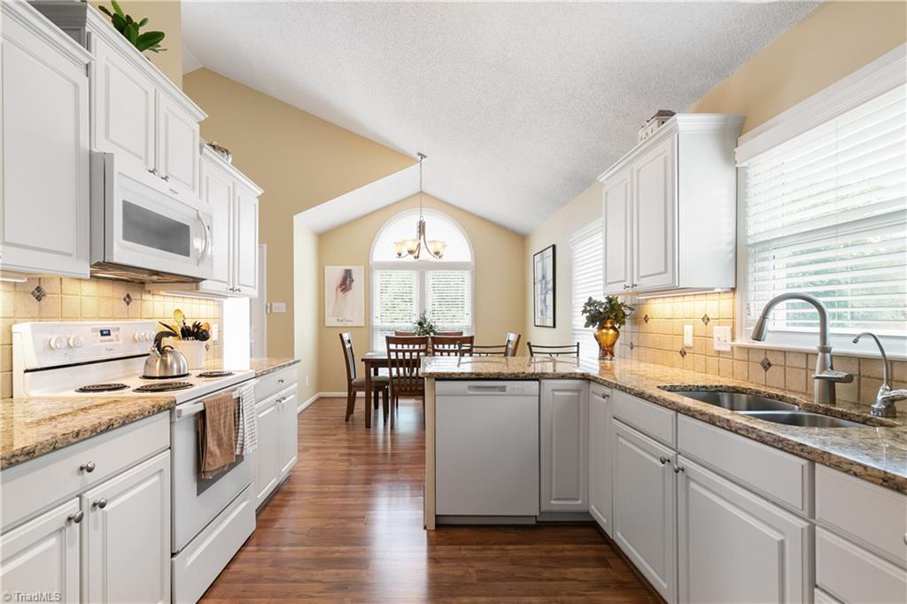 1 Brookglen Drive